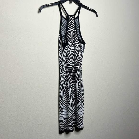 Black & White Geometric Print Dress - Picture 4 of 5